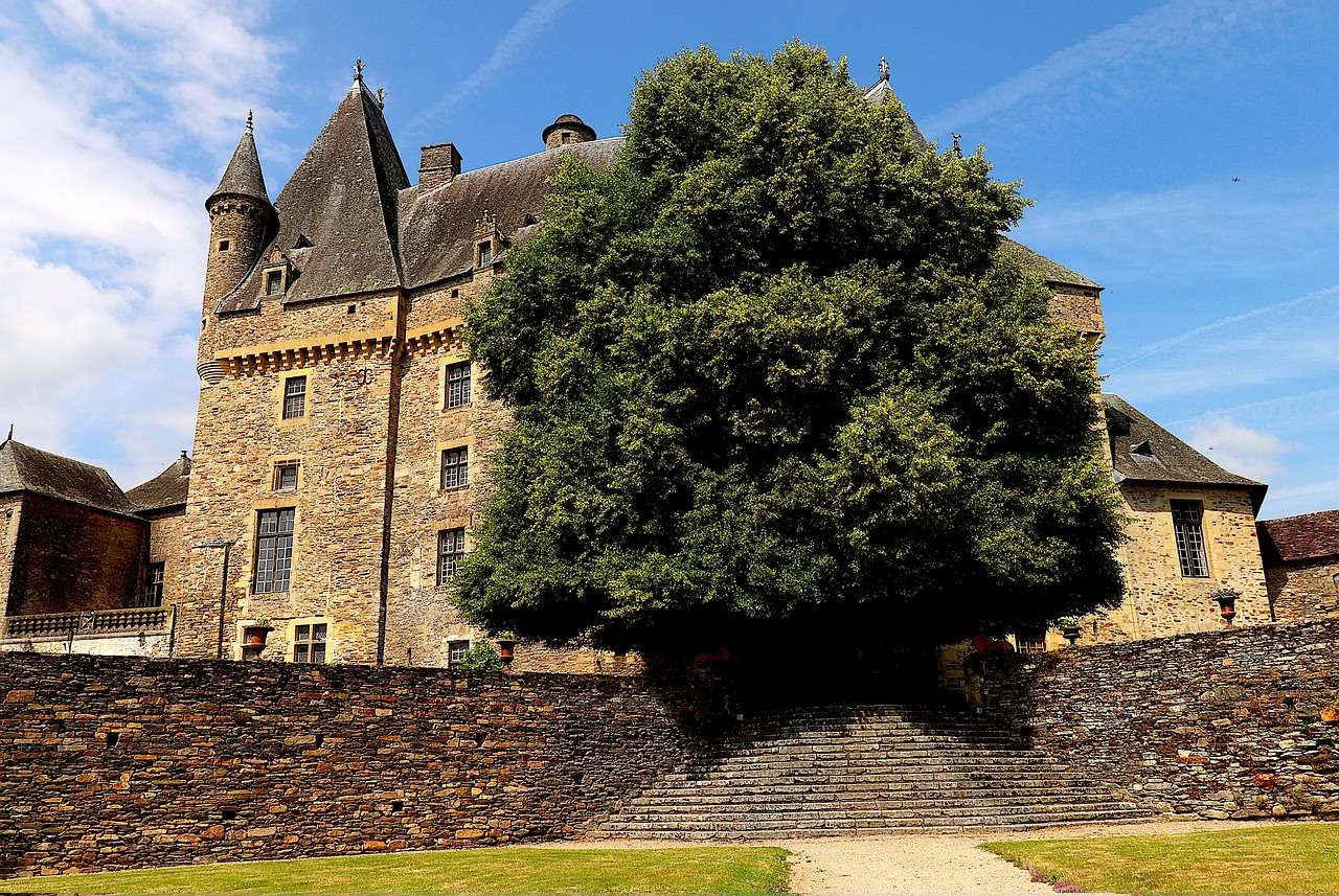 Замок середньовіччя пазл онлайн