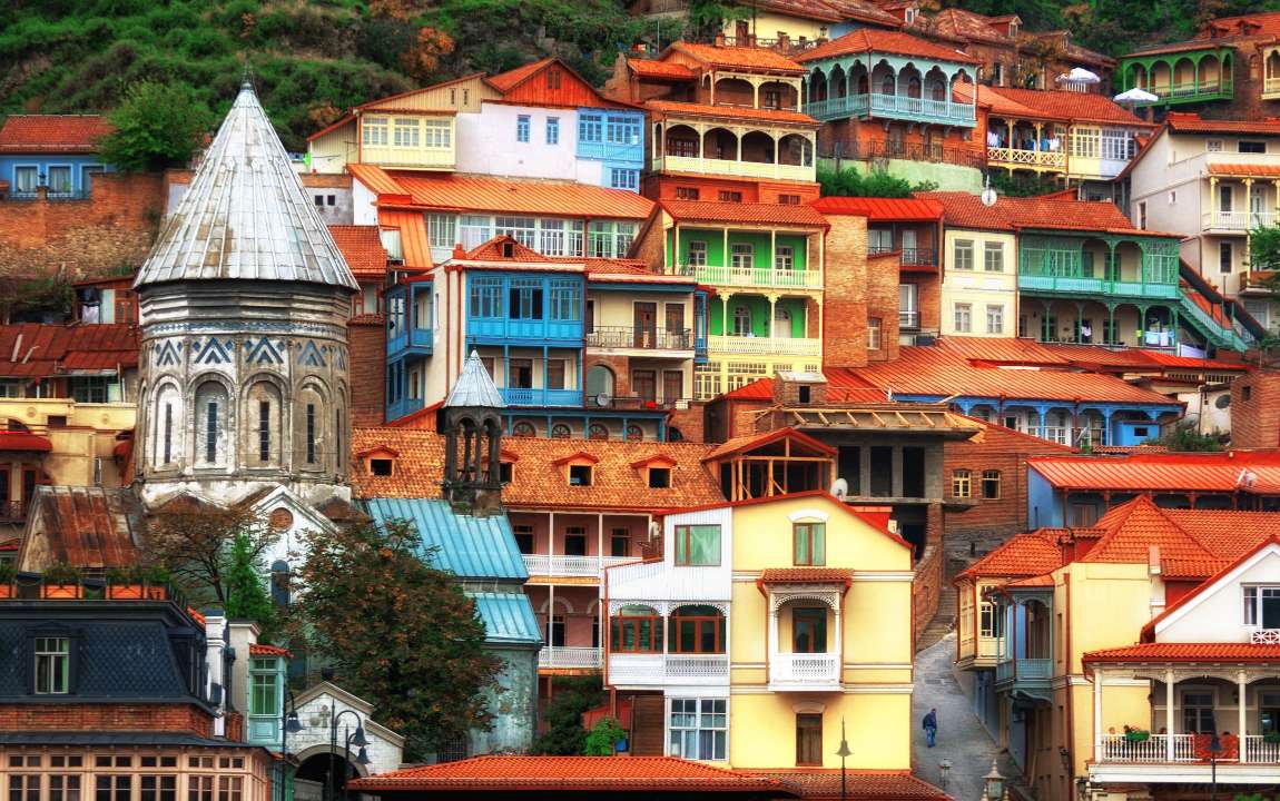 Tbilissi - vieille ville colorée en Géorgie puzzle en ligne