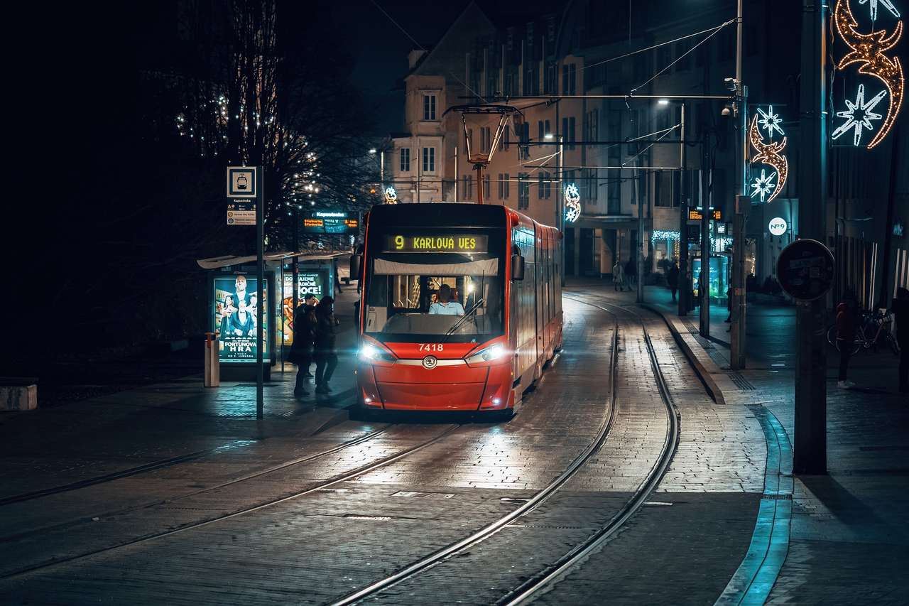 Night bus jigsaw puzzle online