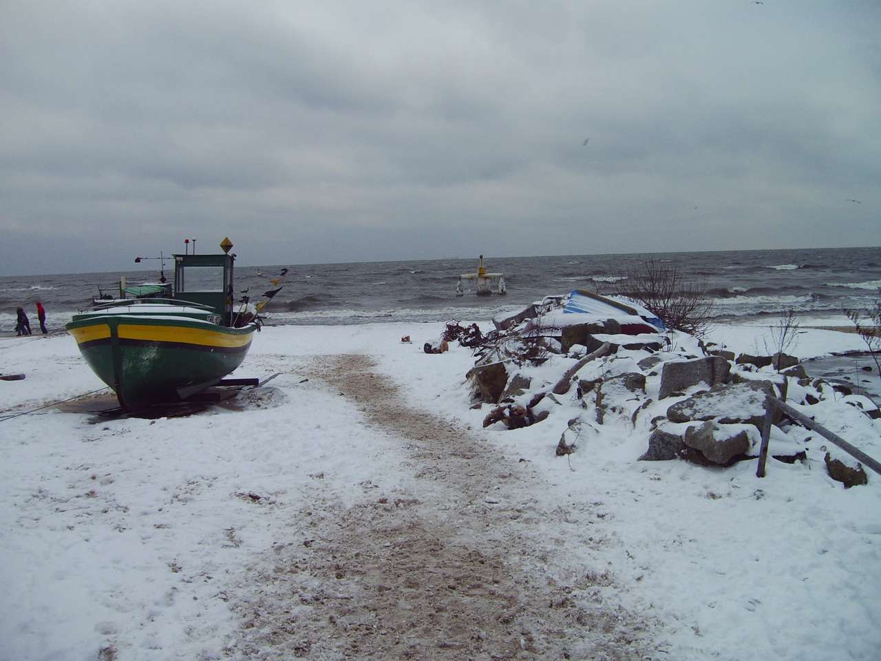 Зима на побережье в Орлово пазл онлайн