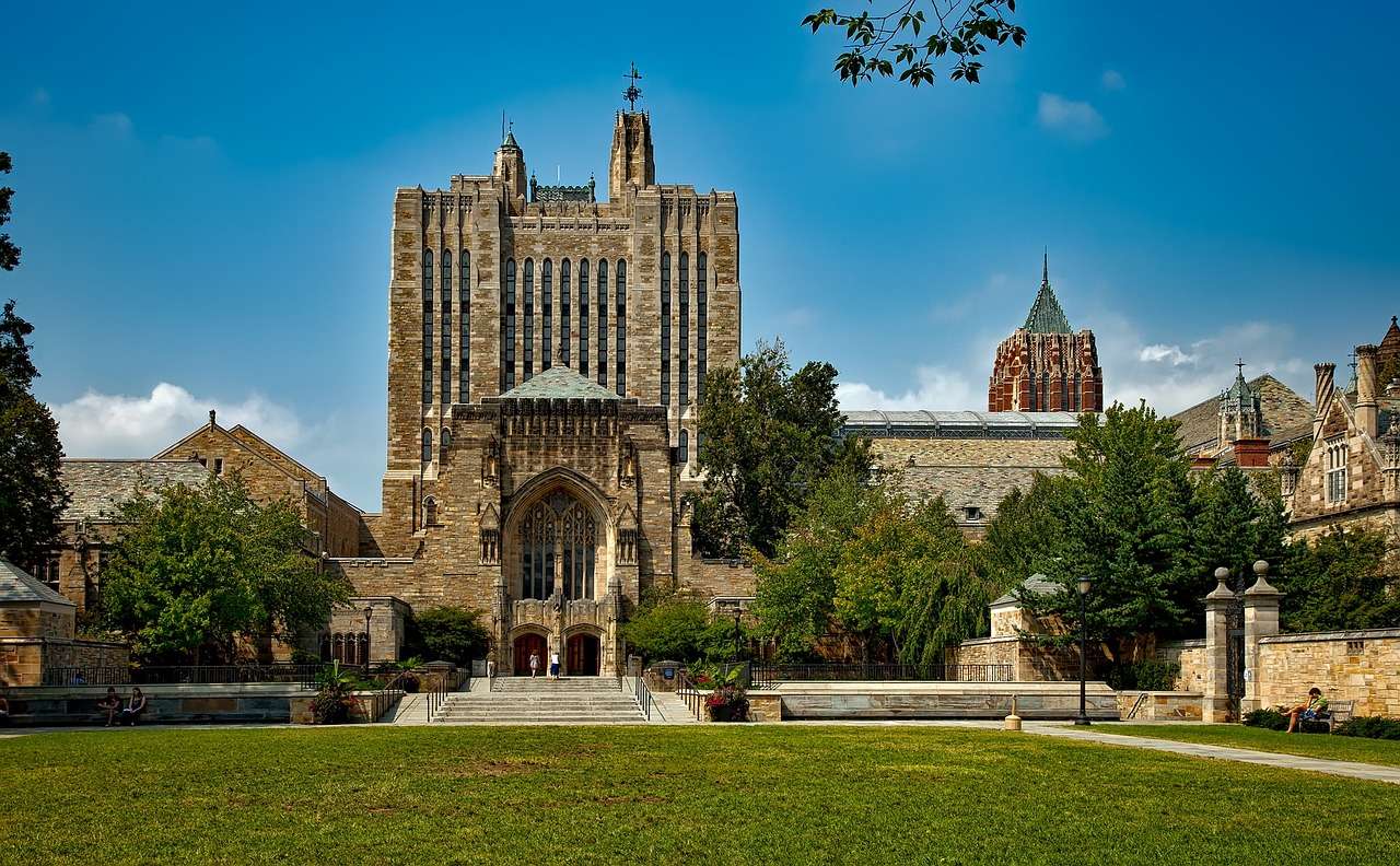 Πανεπιστήμιο Yale παζλ online