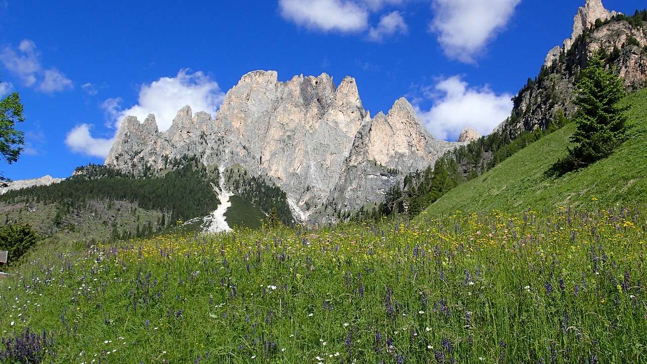 Montanhas Dolomitas quebra-cabeças online