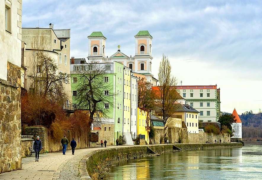 Promenade in Passau (Deutschland - Bayern) Puzzlespiel online