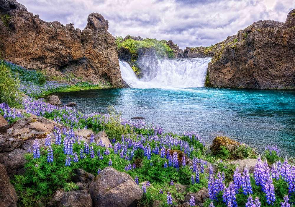 Islandia - hermosa vista de las cascadas de Hjalparfoss rompecabezas en línea