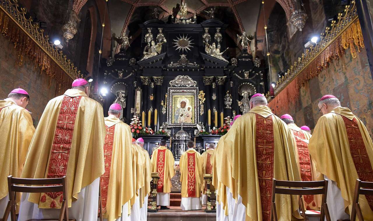 Света литургия в Ченстохова Полша онлайн пъзел