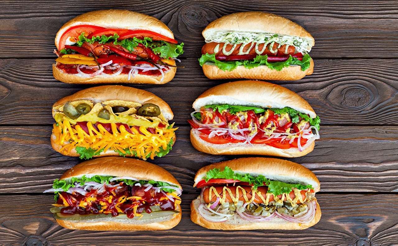 Différentes versions de pains à hot-dog appétissants puzzle en ligne