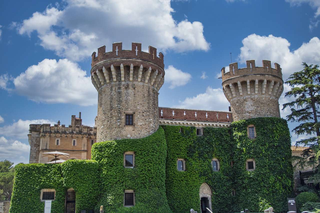 Замок. Испания онлайн-пазл
