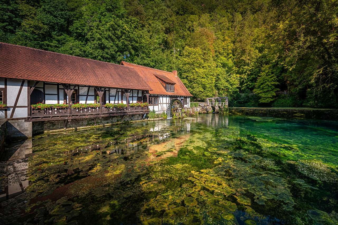 Németország-Blautopf-tó hihetetlenül türkiz kirakós online