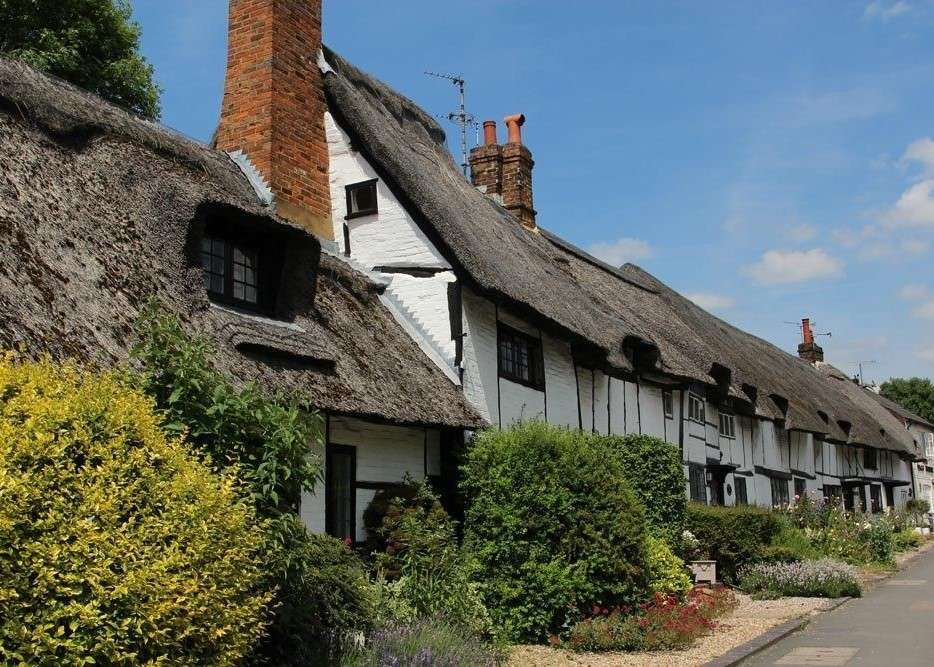 Uma charmosa vila inglesa quebra-cabeças online