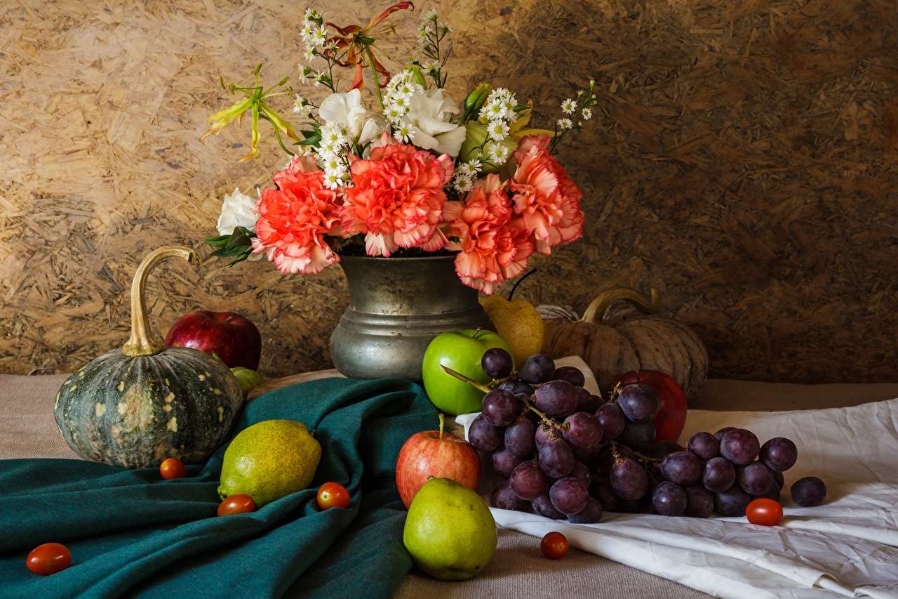 Beautiful arrangement - a bouquet of flowers and fruit online puzzle