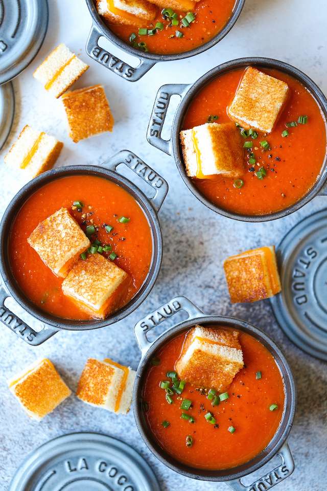 Супа със сирене и домати на скара онлайн пъзел