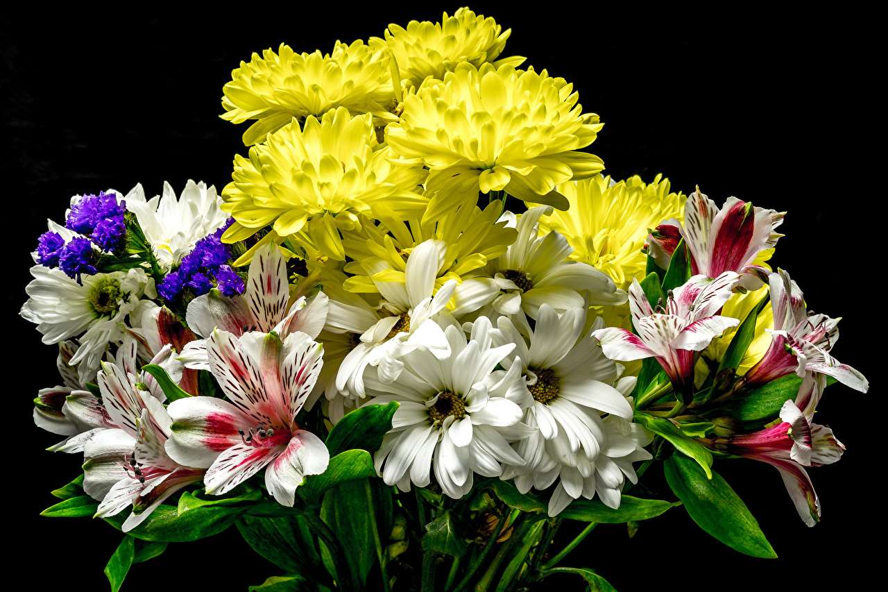 Bellissimo bouquet di fiori un po' estivi e autunnali puzzle online