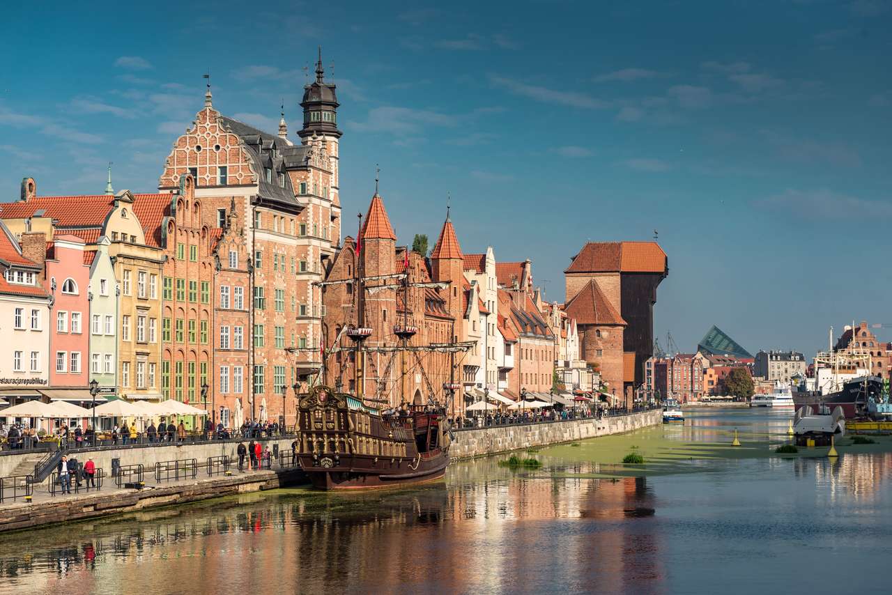 Gdańsk-Vackra vattnet och hamnen vid vattnet pussel på nätet