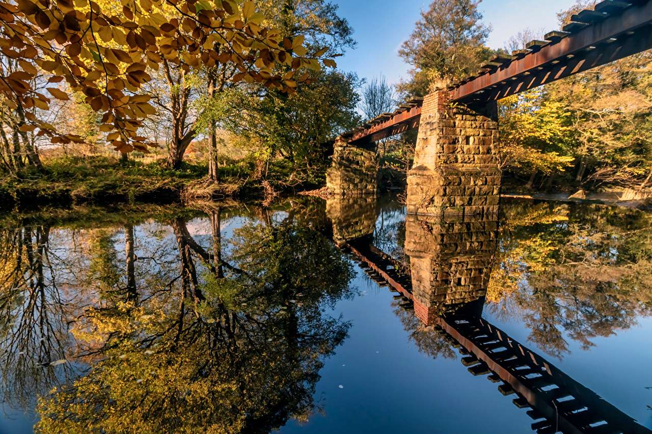Англия - Много стар мост Гросмонт онлайн пъзел