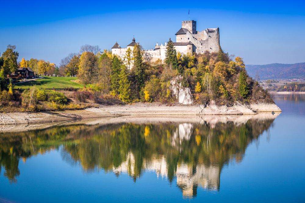 Castelo de Niedzika na Polônia puzzle online