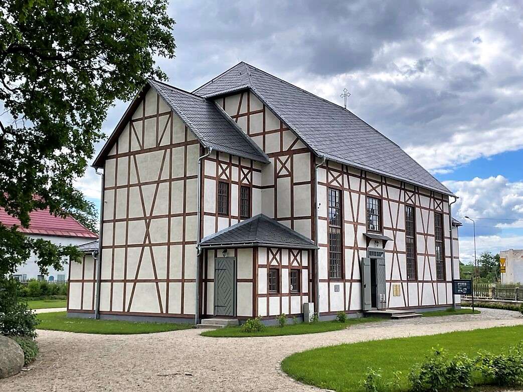 Фахверкові будівлі в долині Гіршберг у Польщі пазл онлайн