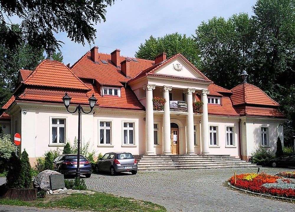 Mansion in Poland jigsaw puzzle online
