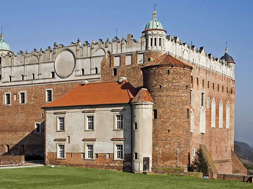 Замок Голуб в Польше. пазл онлайн