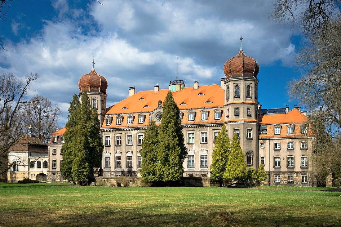 Замок Брынек Силезия пазл онлайн