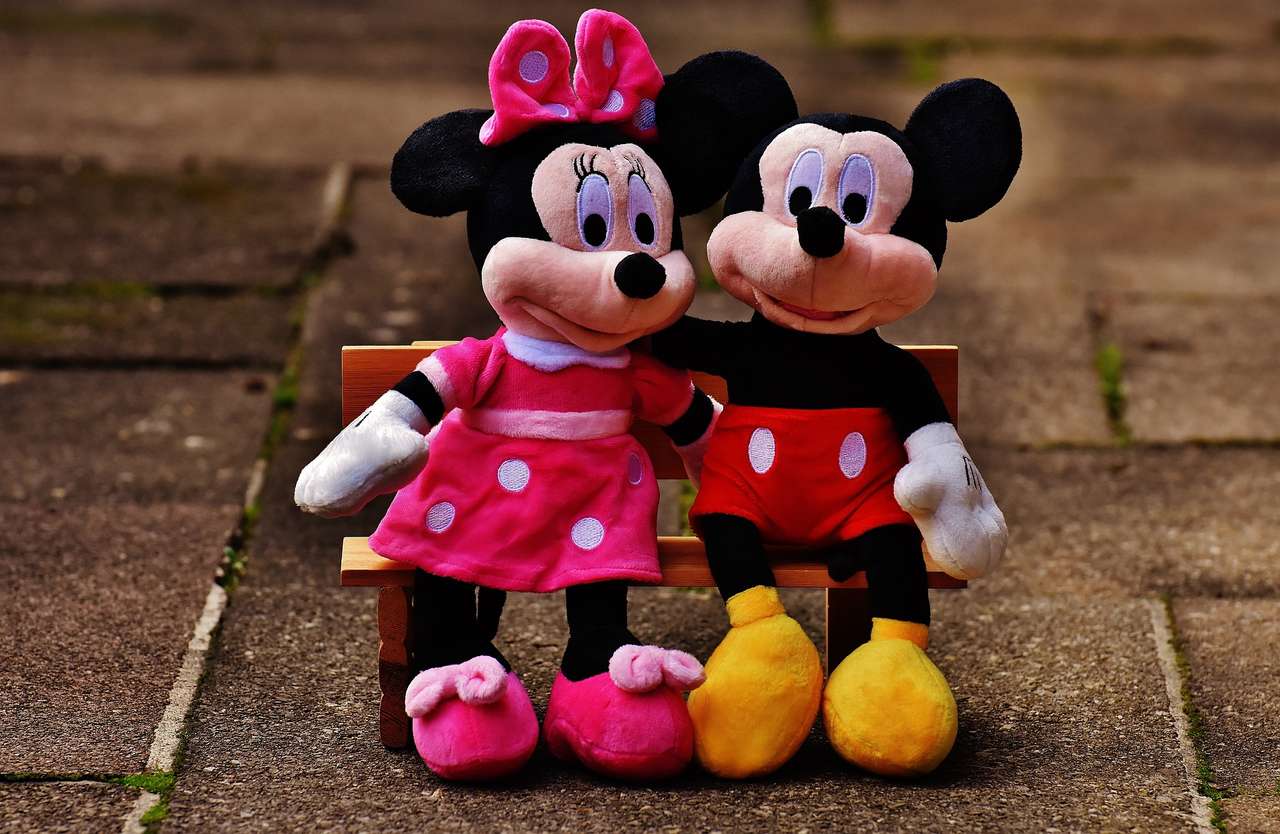 Mickey Mouse cu un prieten puzzle online