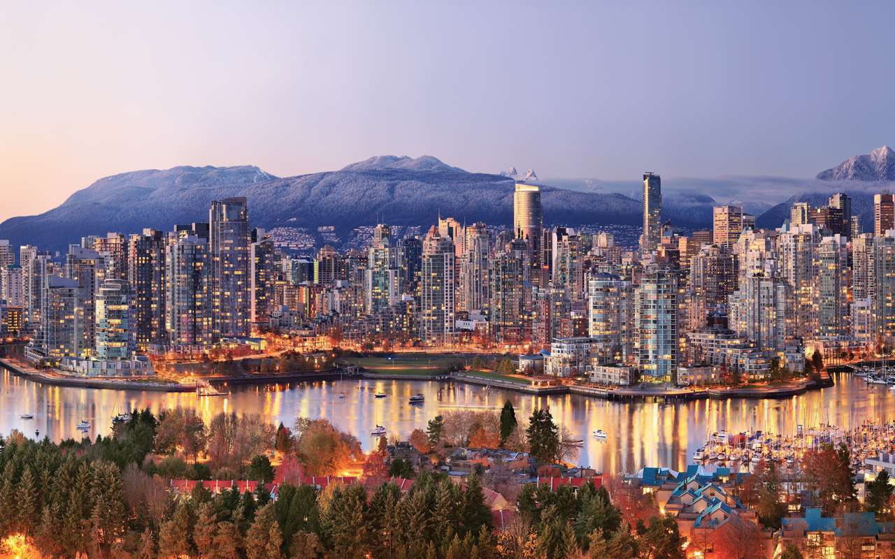 Канада - крайбрежие на Ванкувър по здрач онлайн пъзел