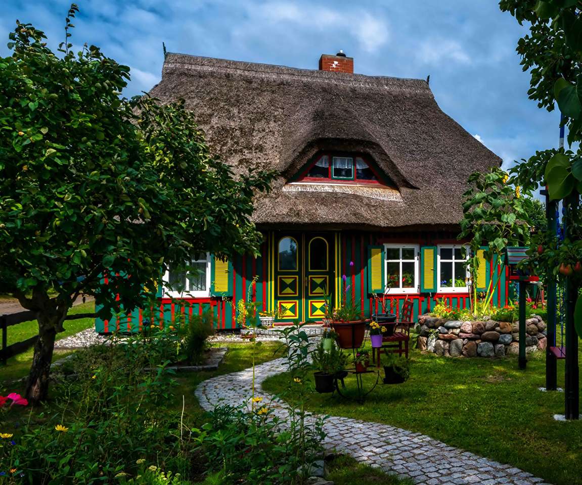 Alemanha-Casa colorida do museu ao ar livre em Mecklenburg quebra-cabeças online