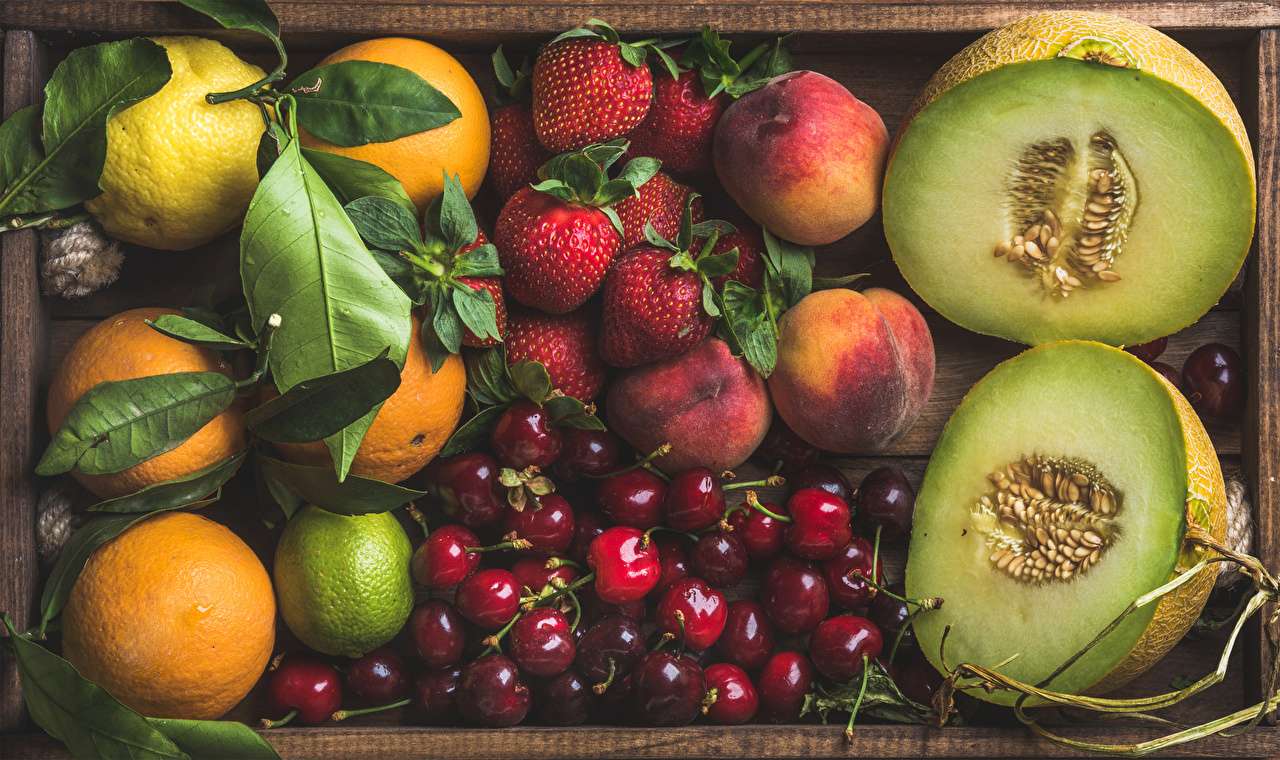 Ízletes - Gyümölcsök Dinnye Cseresznye Őszibarack Eper kirakós online