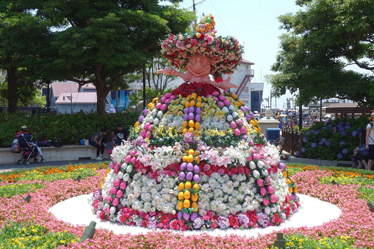 Tokyo-Easter Japan en el parque disfrazado rompecabezas en línea