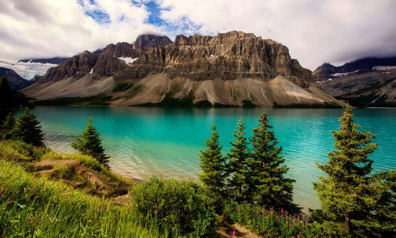 Канада - езерото Боу на надморска височина от 1920 м онлайн пъзел