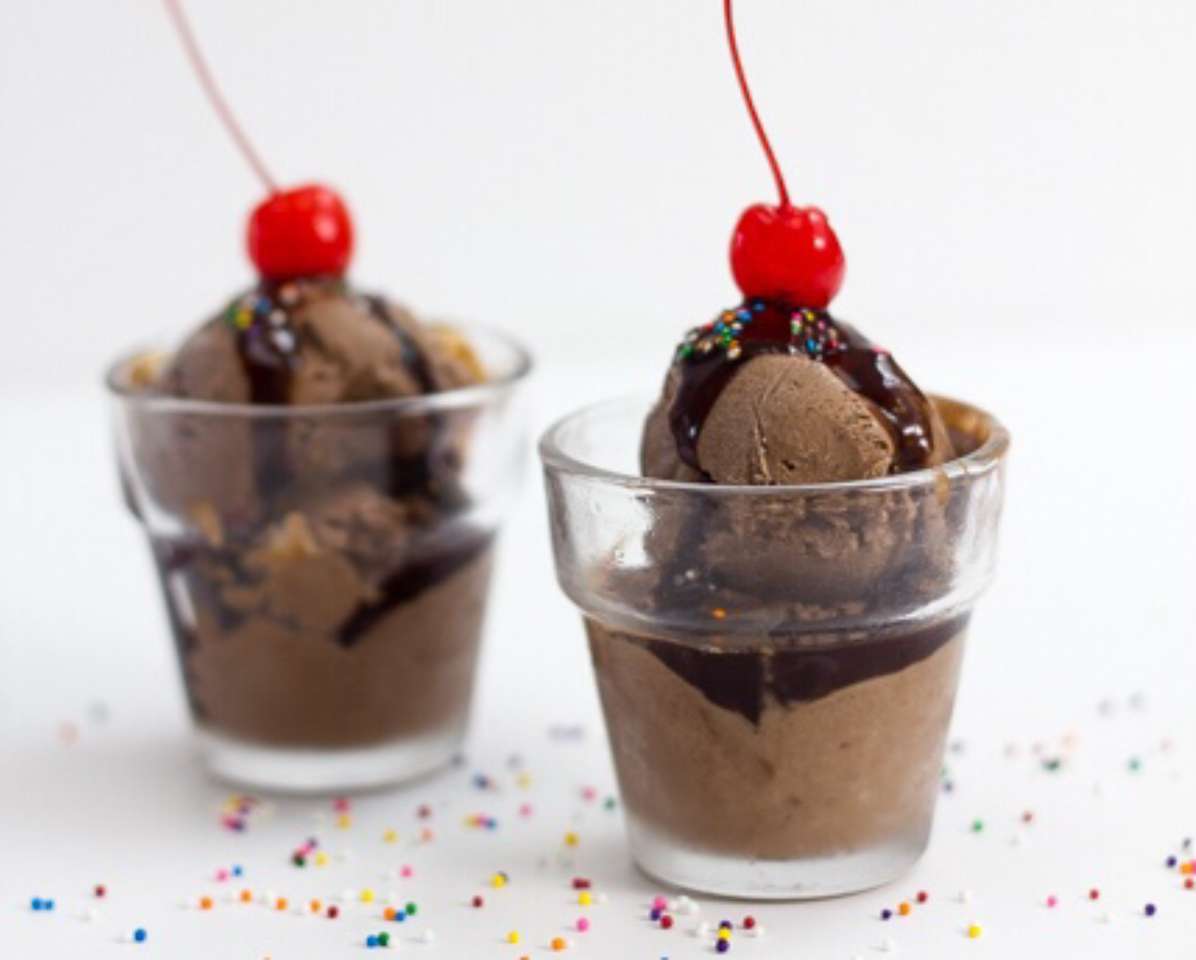 Потрійне шоколадне морозиво онлайн пазл