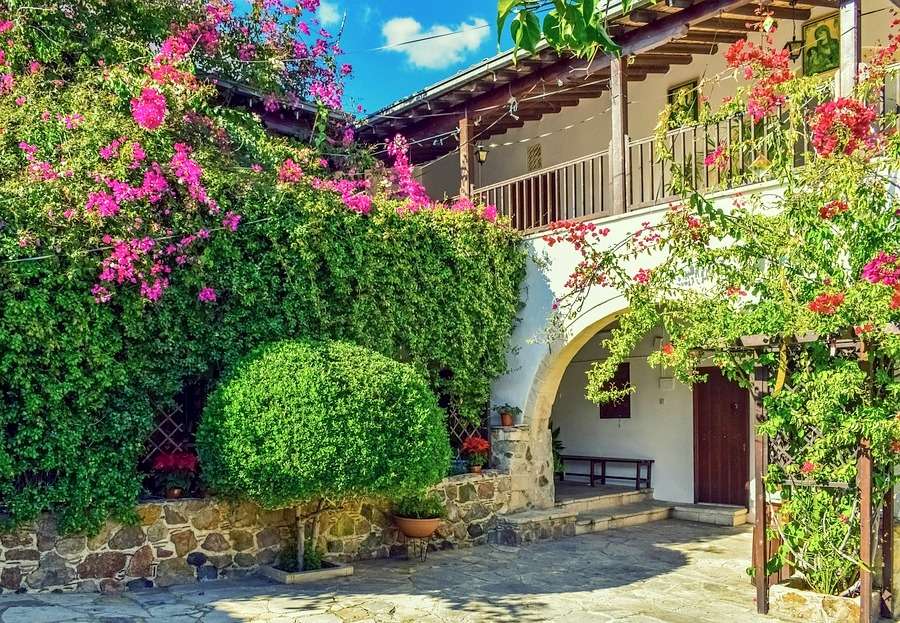 Tuin van het klooster van St. Thekla op Cyprus online puzzel