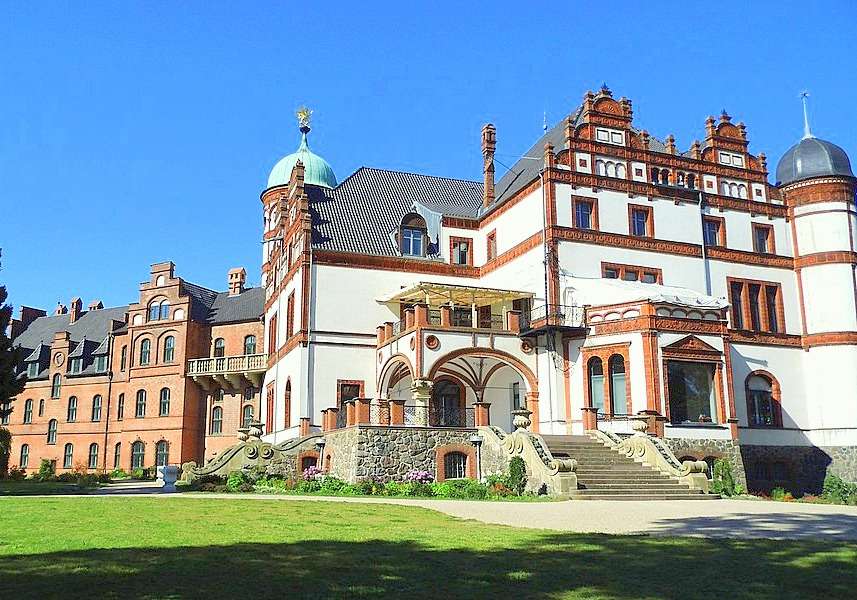 Villa histórica e imponente em Schwerin (Alemanha) puzzle online