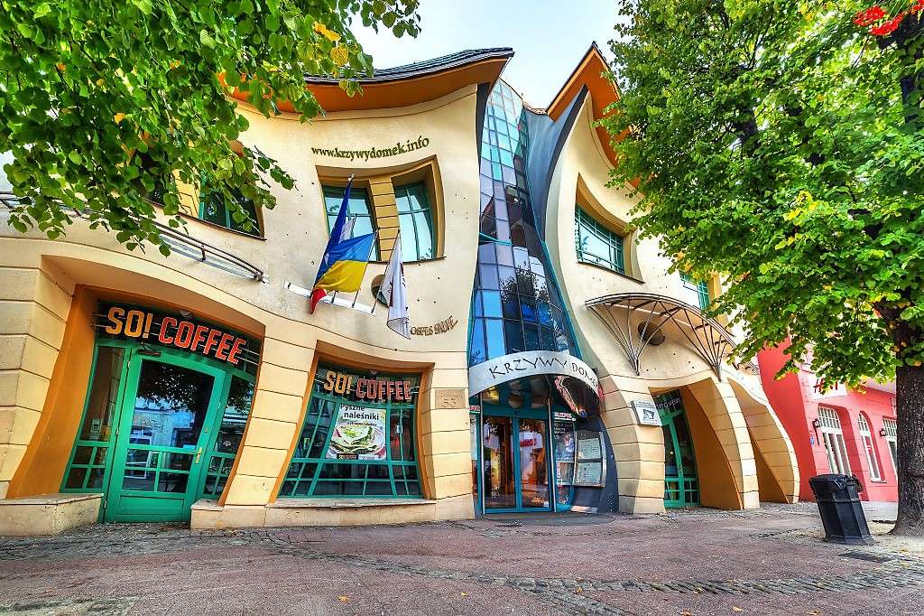 Sopot nära Gdansk Crooked House Polen pussel på nätet