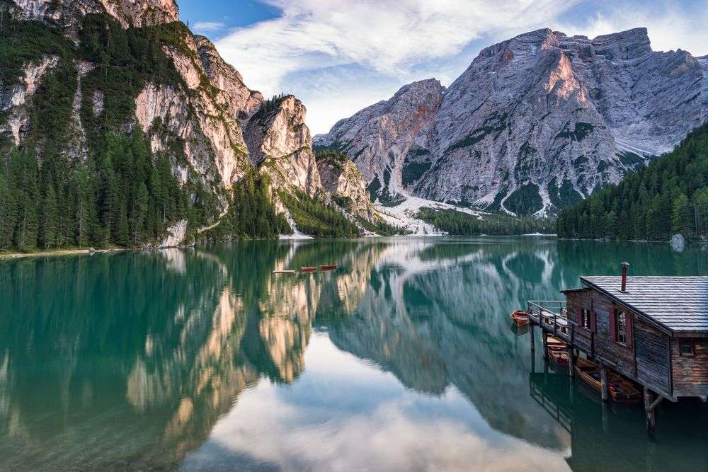 Lac de Braies au Tyrol du Sud puzzle en ligne
