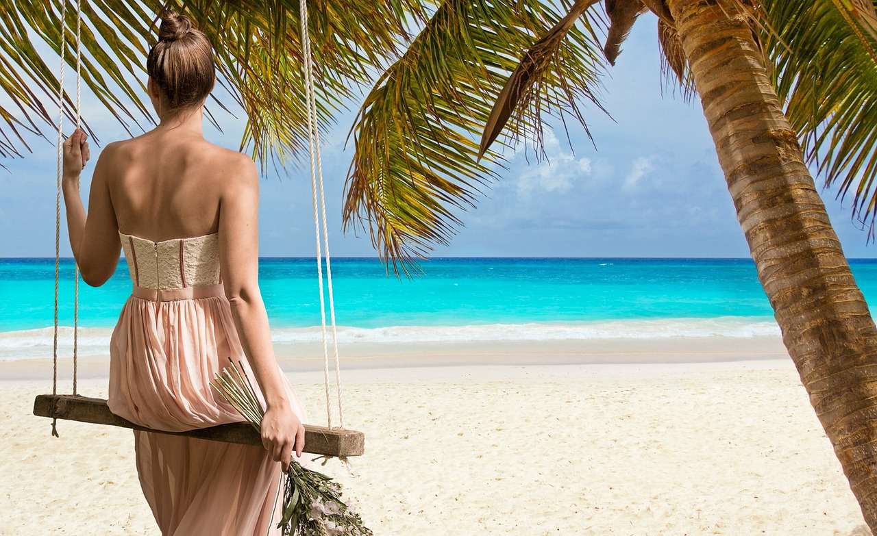 Карибський пляж, жінка, море пазл онлайн
