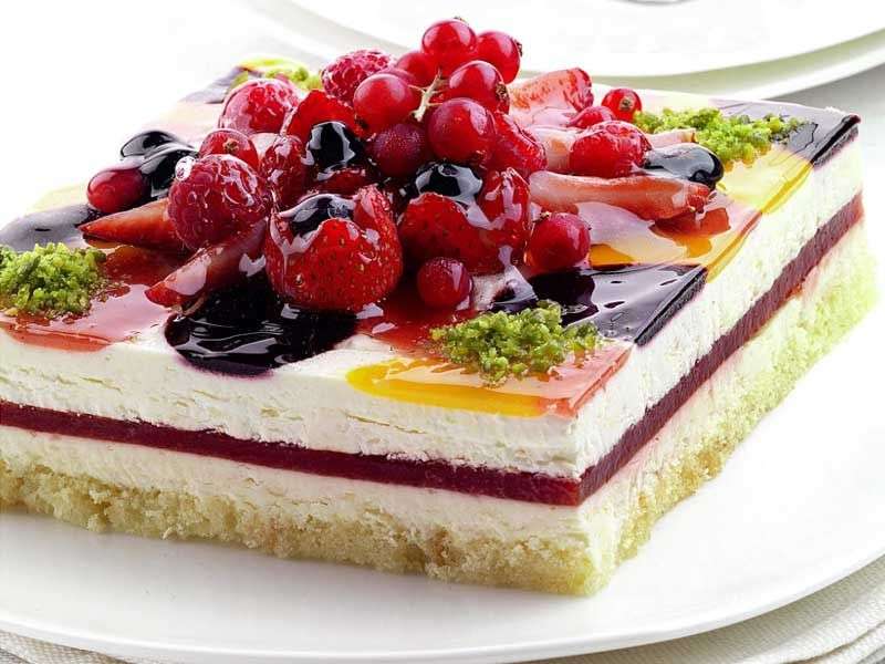 Cake met slagroom en fruit online puzzel