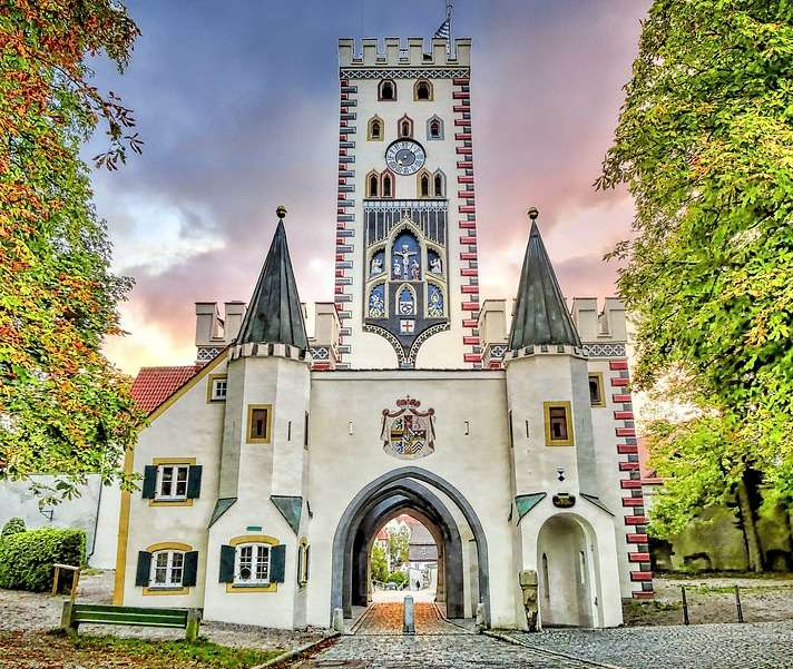 Bayertor - η πιο όμορφη πύλη της πόλης του Landsberg online παζλ
