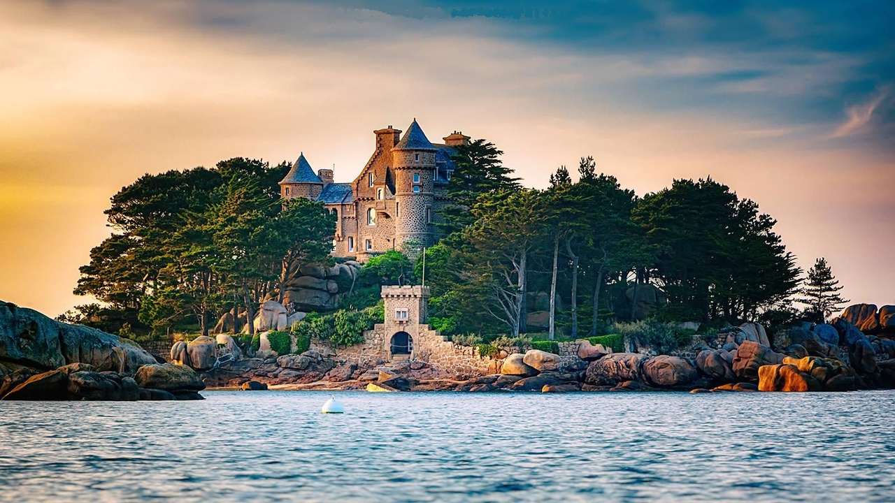 Замок на реке Франция онлайн-пазл