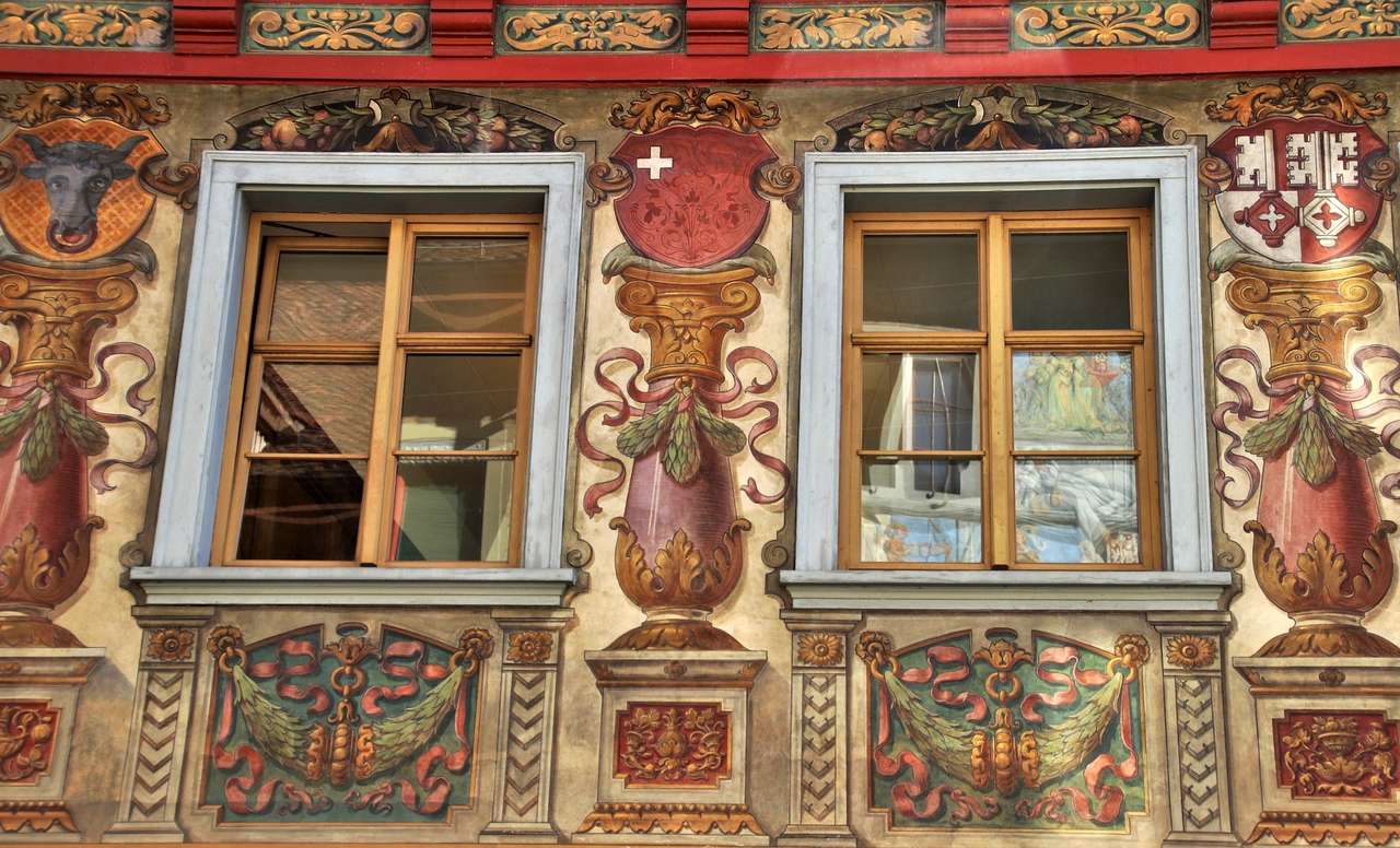 Ohromující fasáda zdobená freskami online puzzle
