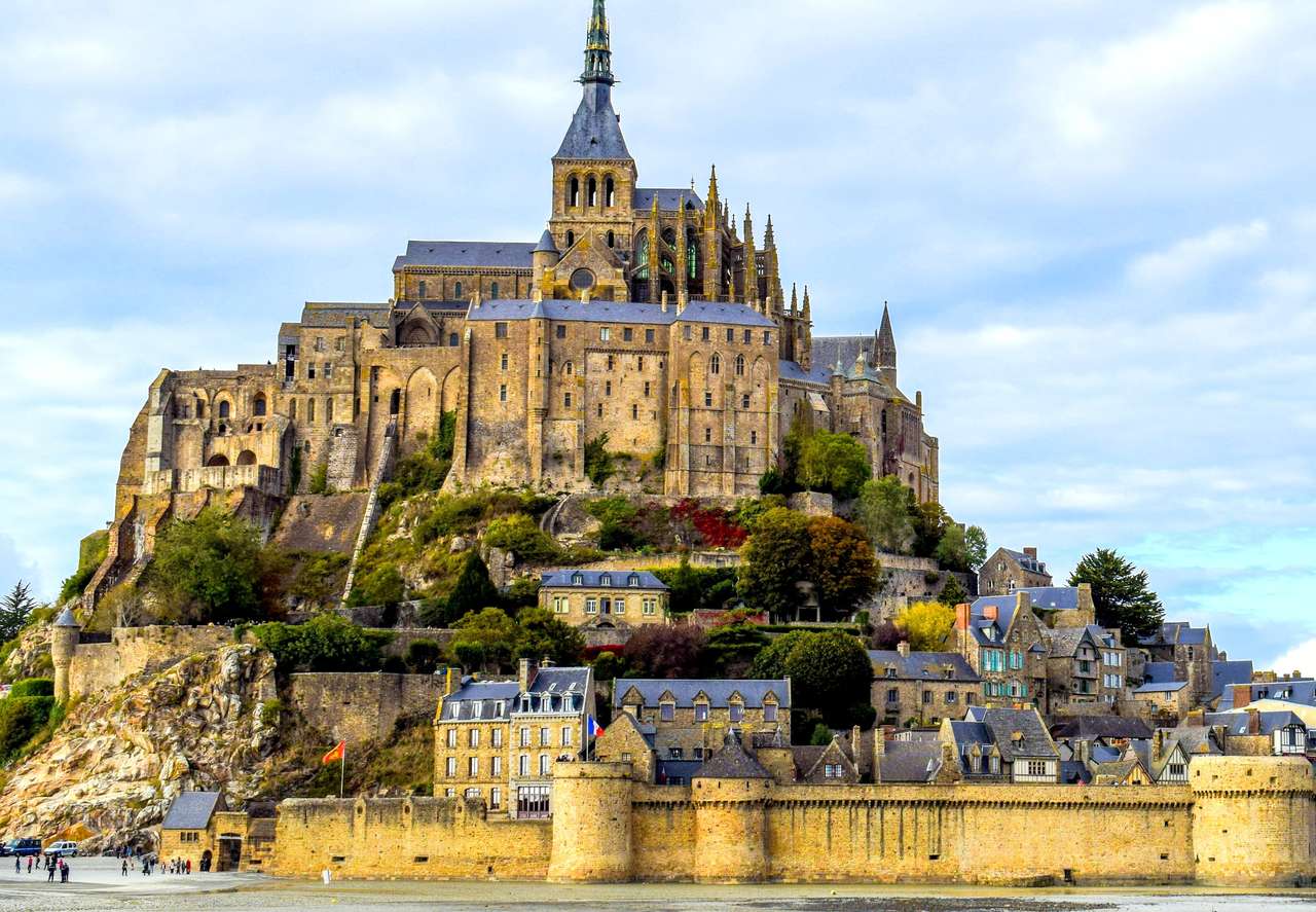Abbey of Saint Michael ärkeängeln på Mont Saint-Michel pussel på nätet