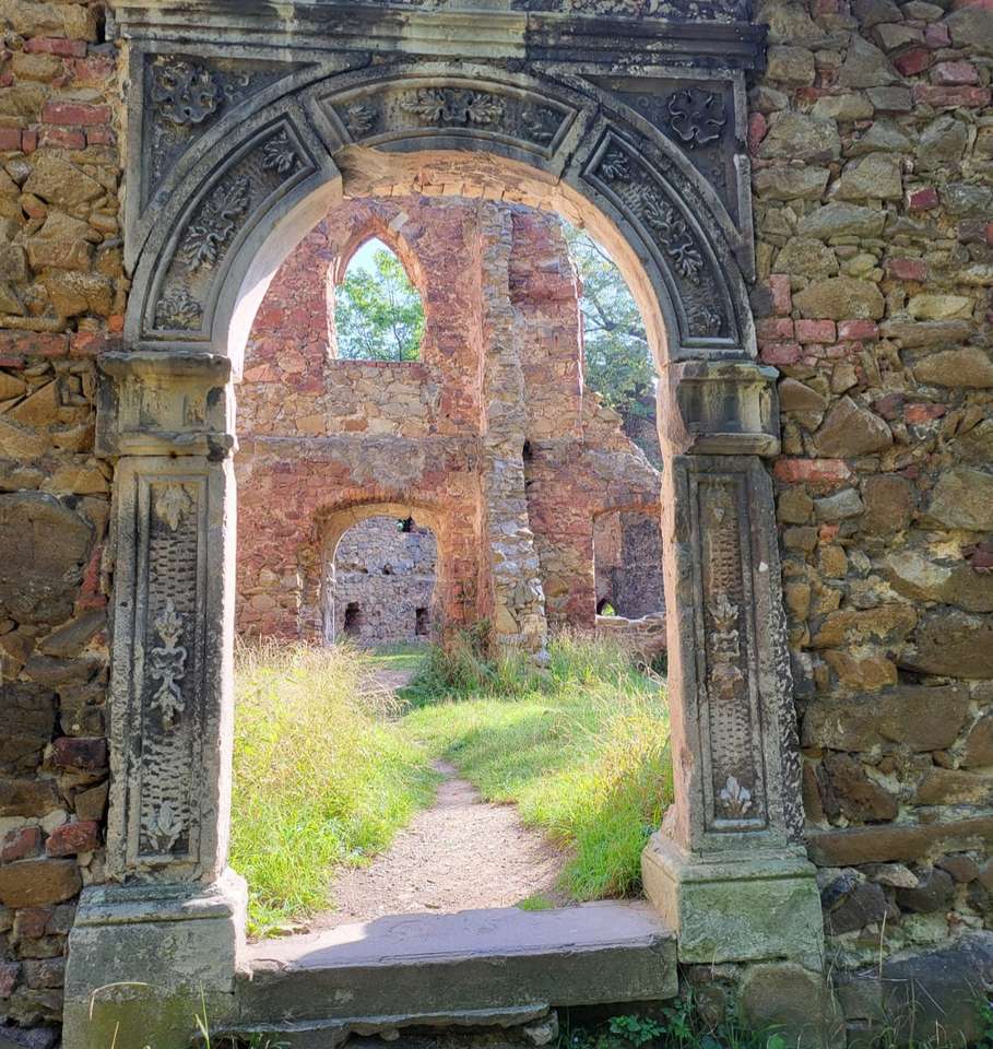 ruinas del castillo en la Baja Silesia rompecabezas en línea