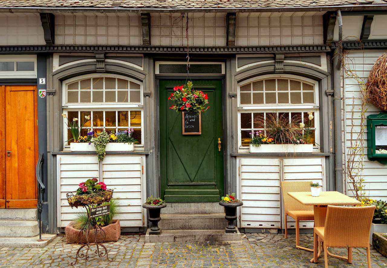 Intimní restaurace v Monschau (Německo) skládačky online