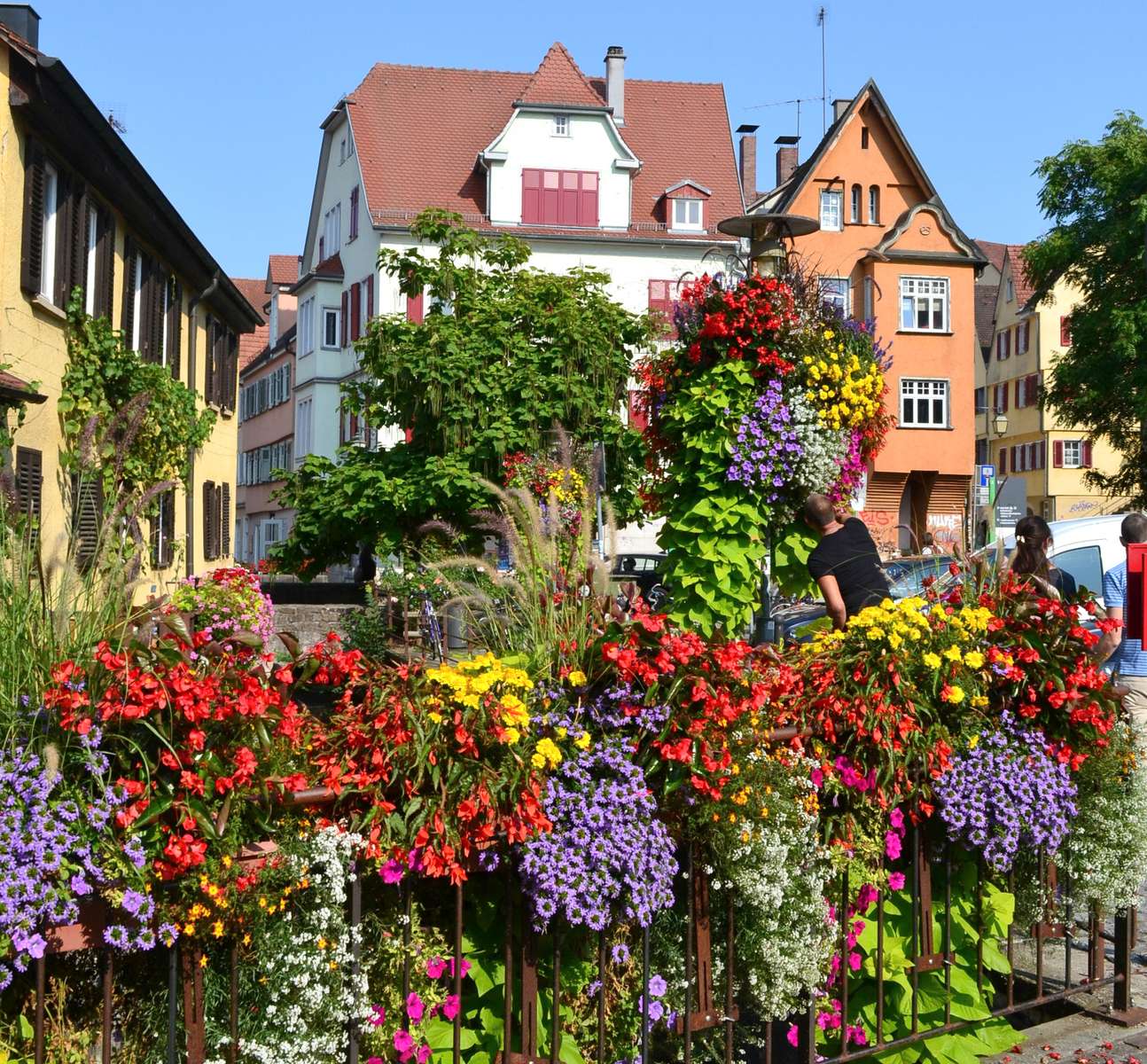 Richly flowered balustrade of the bridge in Tübingen jigsaw puzzle online