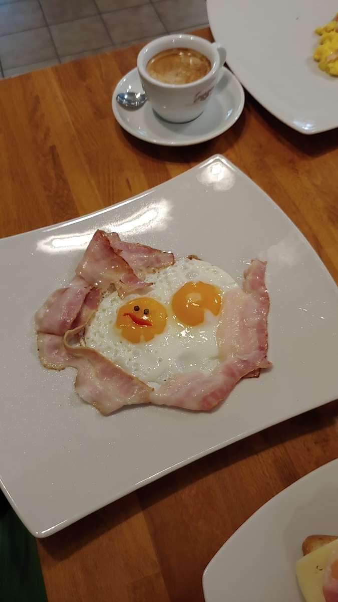 пържено яйце се усмихва онлайн пъзел
