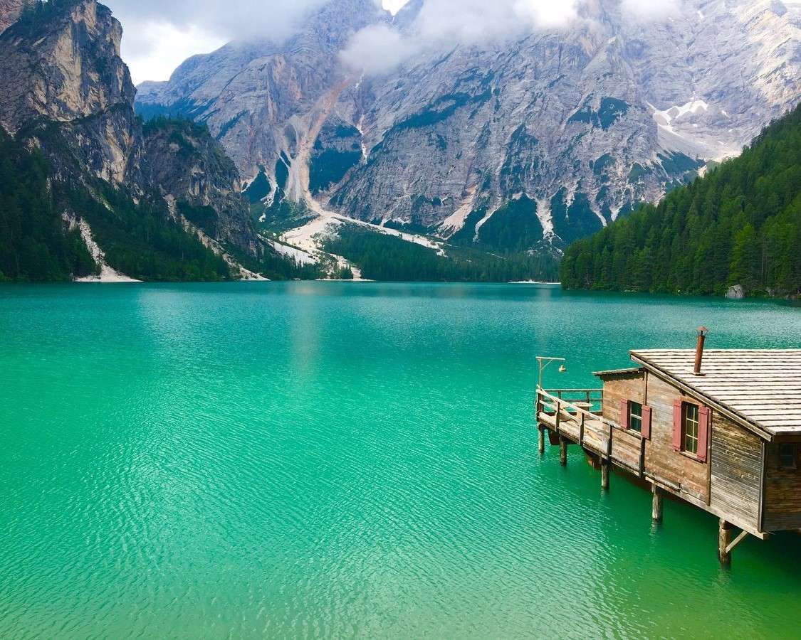 Езеро в планината онлайн пъзел