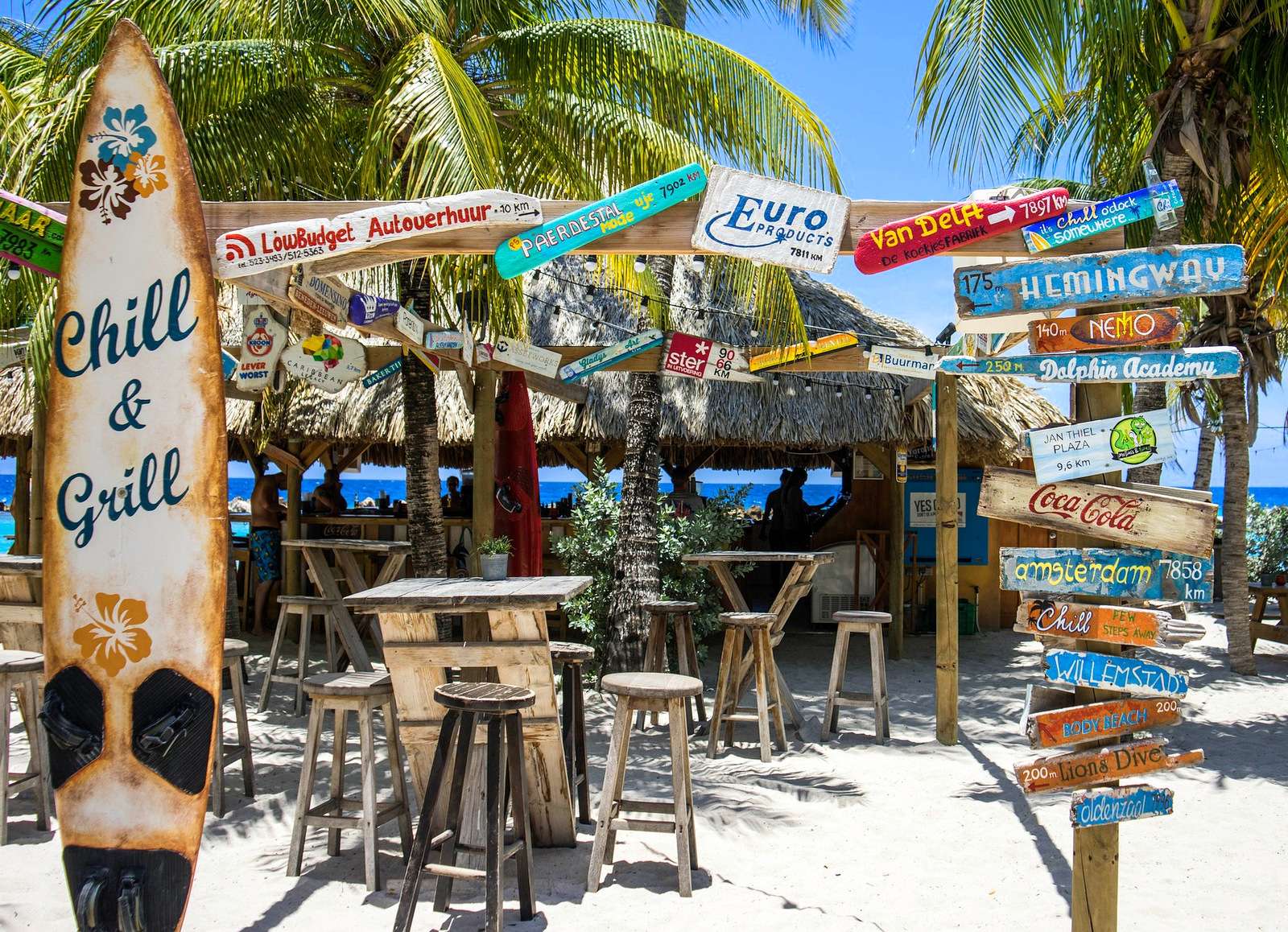 Bar sulla spiaggia a Willemstad (Curaçao) puzzle online