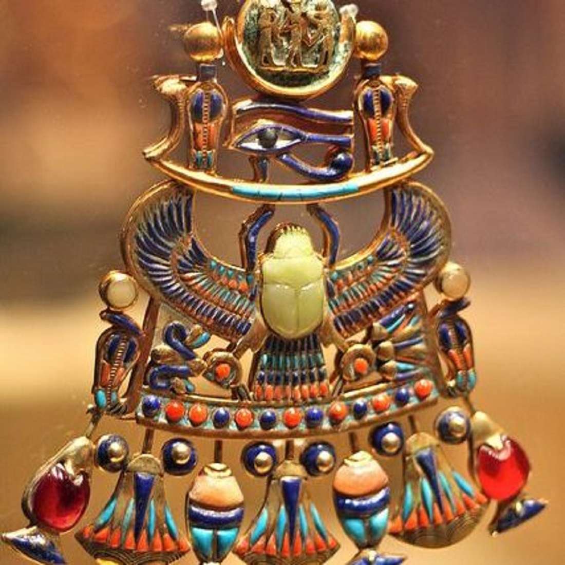 Prsní. Tutanchamonův poklad - Egypt online puzzle