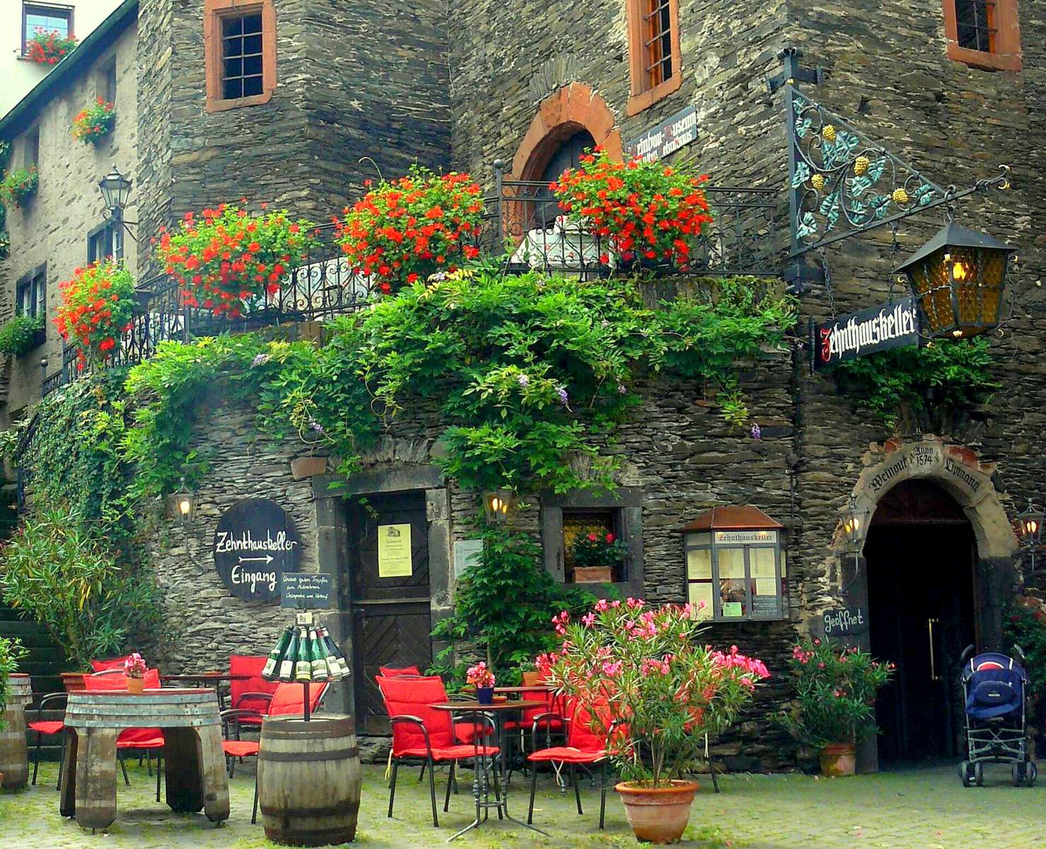 Historisch wijnhuis in het zuiden van de Eifel legpuzzel online