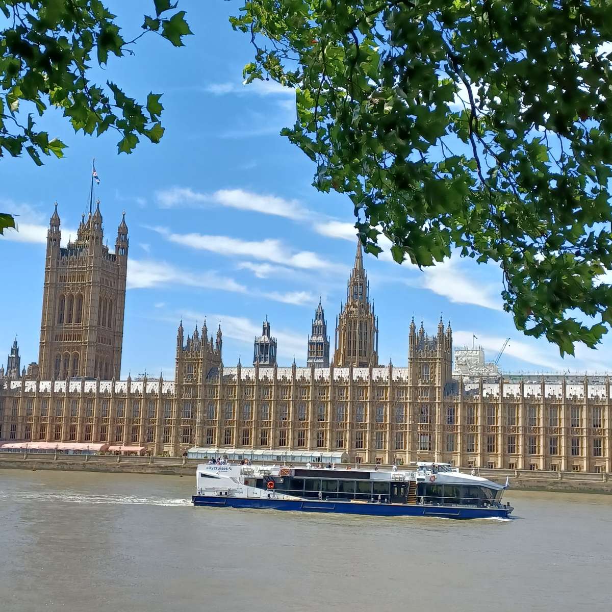 London England Thames pussel på nätet