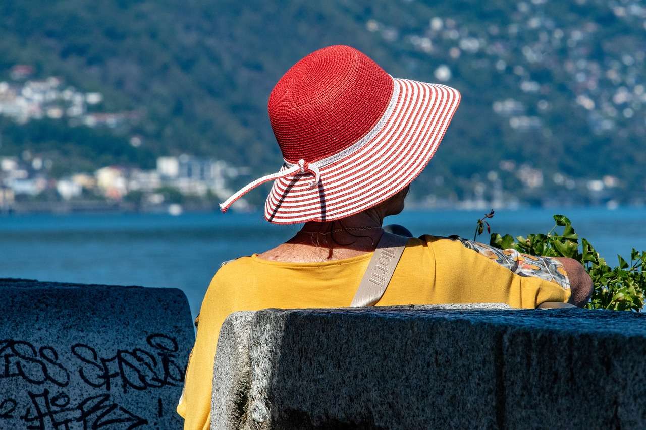 Woman with hat online puzzle